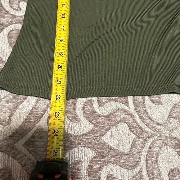 Boohoo Women's Ribbed Slim Fit Lightweight Long Sleeve Turtleneck Sweater - Picture 8 of 9